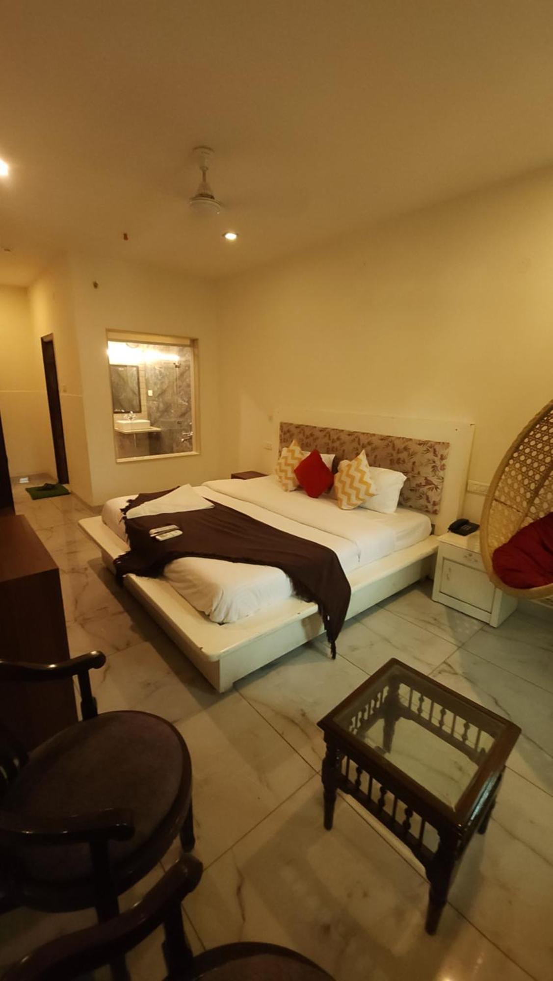 Hotel Vrs Inns Chandīgarh Exterior foto