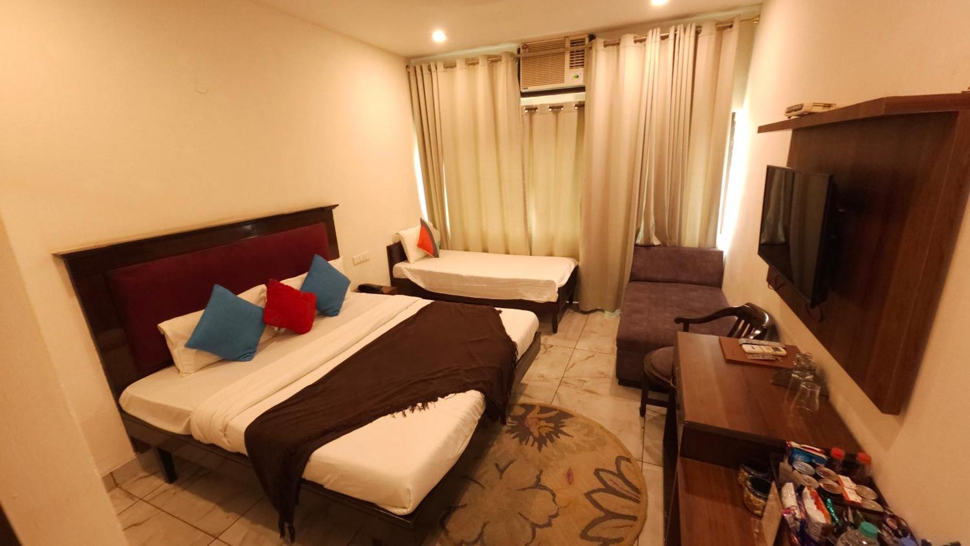 Hotel Vrs Inns Chandīgarh Exterior foto
