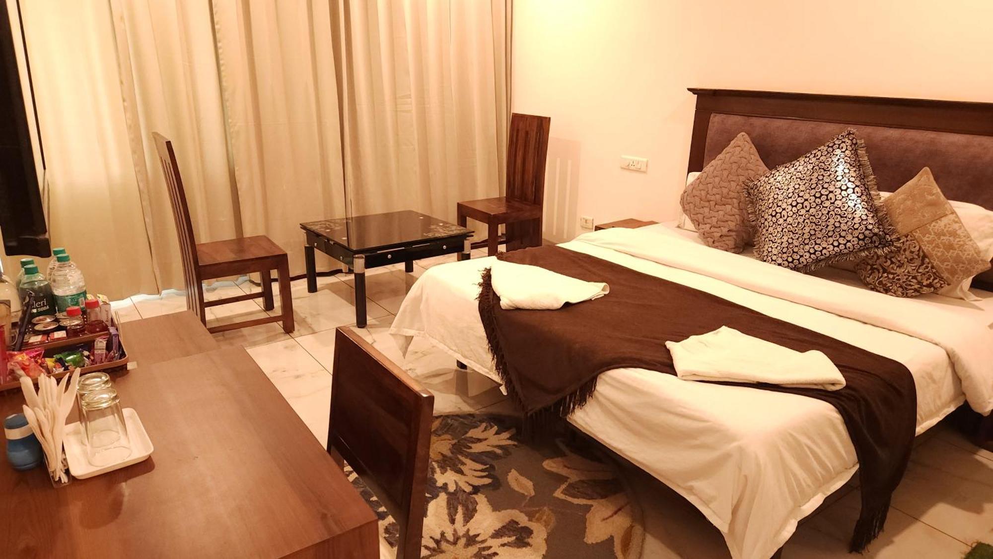 Hotel Vrs Inns Chandīgarh Exterior foto